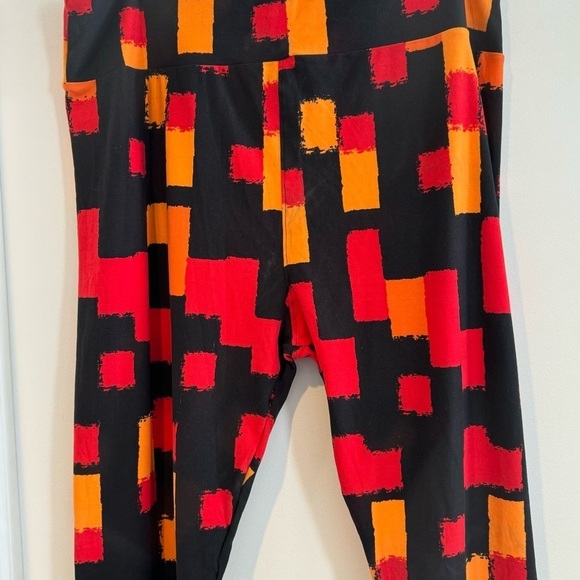 LuLaRoe Tall and Curvy Leggings - Black Red orange abstract retro squares print - Picture 2 of 4